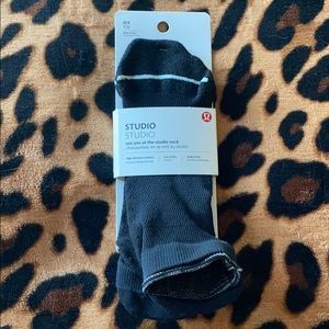 Lululemon STUDIO STUDIO socks